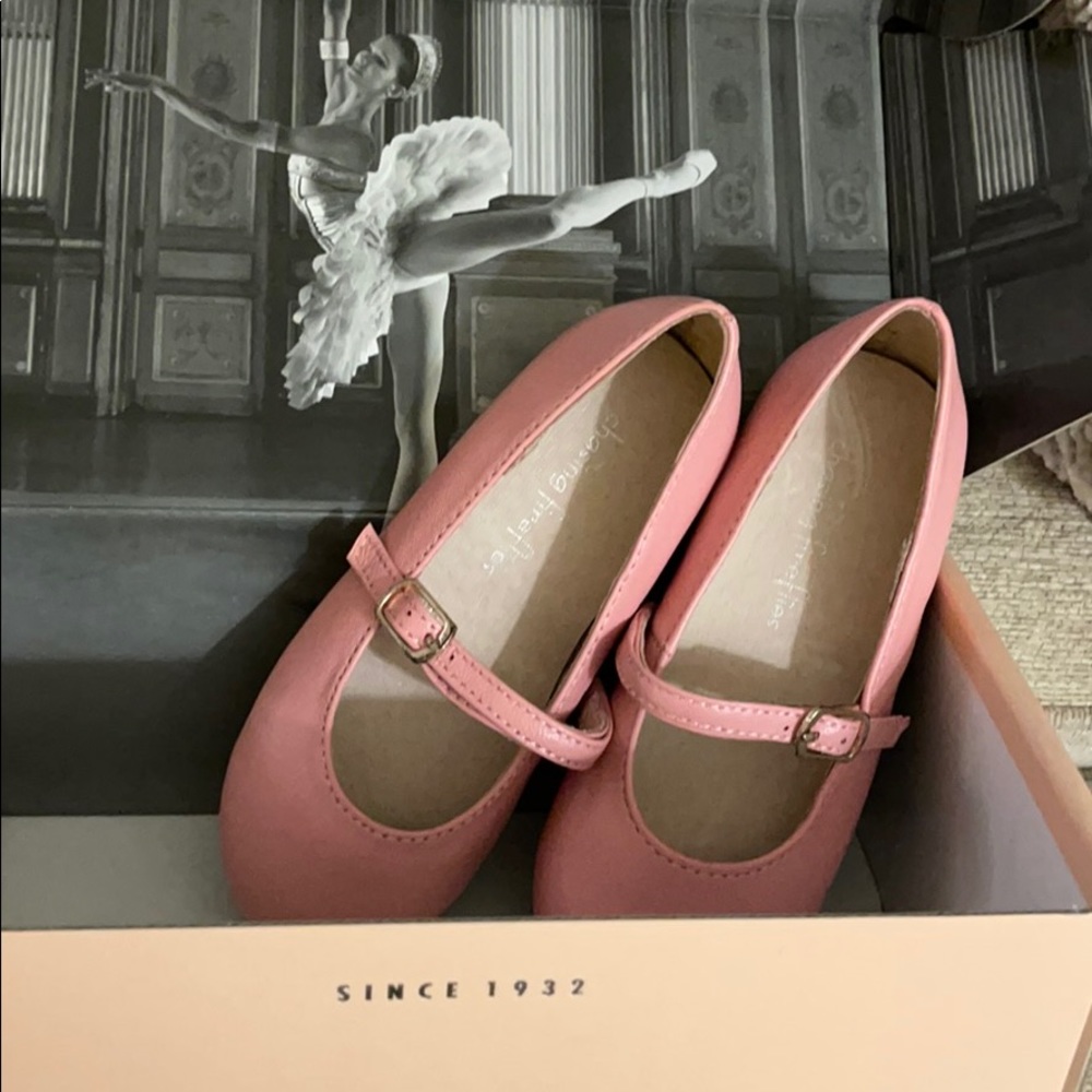 Ballet flats style dress shoes